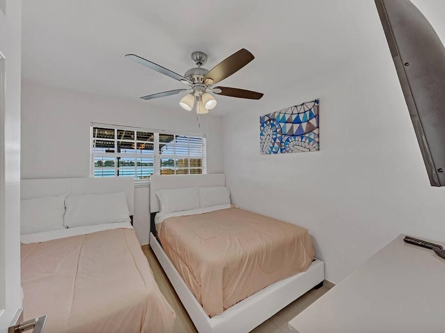 Supervilla - Lakefront - Sunsets, Kayaks, Grill Fort Lauderdale Exterior foto