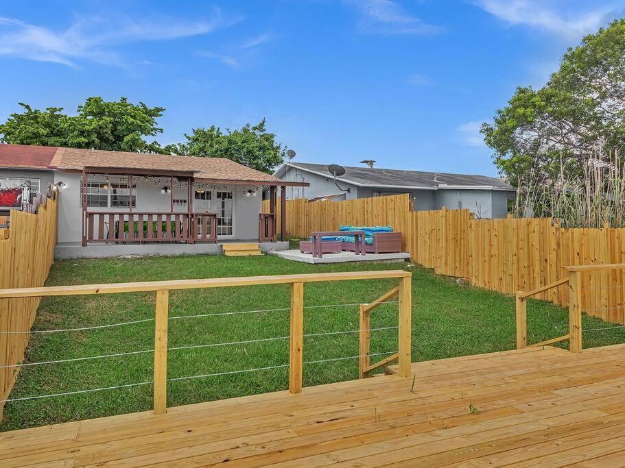 Supervilla - Lakefront - Sunsets, Kayaks, Grill Fort Lauderdale Exterior foto