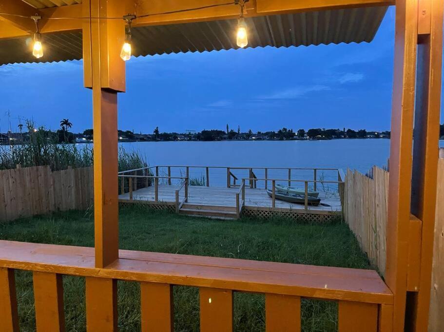 Supervilla - Lakefront - Sunsets, Kayaks, Grill Fort Lauderdale Exterior foto
